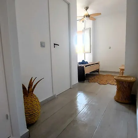 Cozy 2-bed 2-bathroom In Town Centre Apartmán